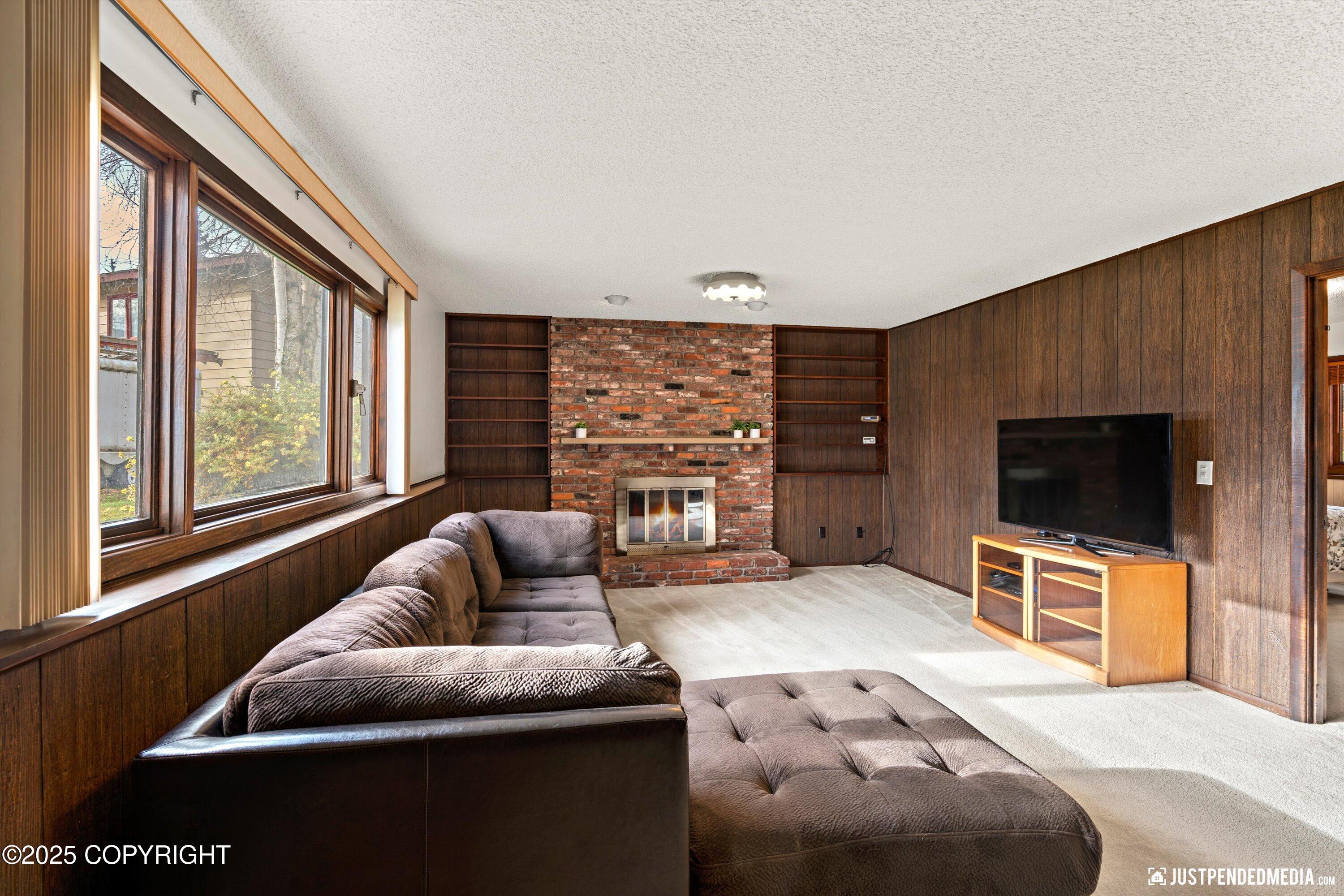 Anchorage, Alaska 99508, United States, 5 Bedrooms Bedrooms, ,2 BathroomsBathrooms,Residential,Active,230273