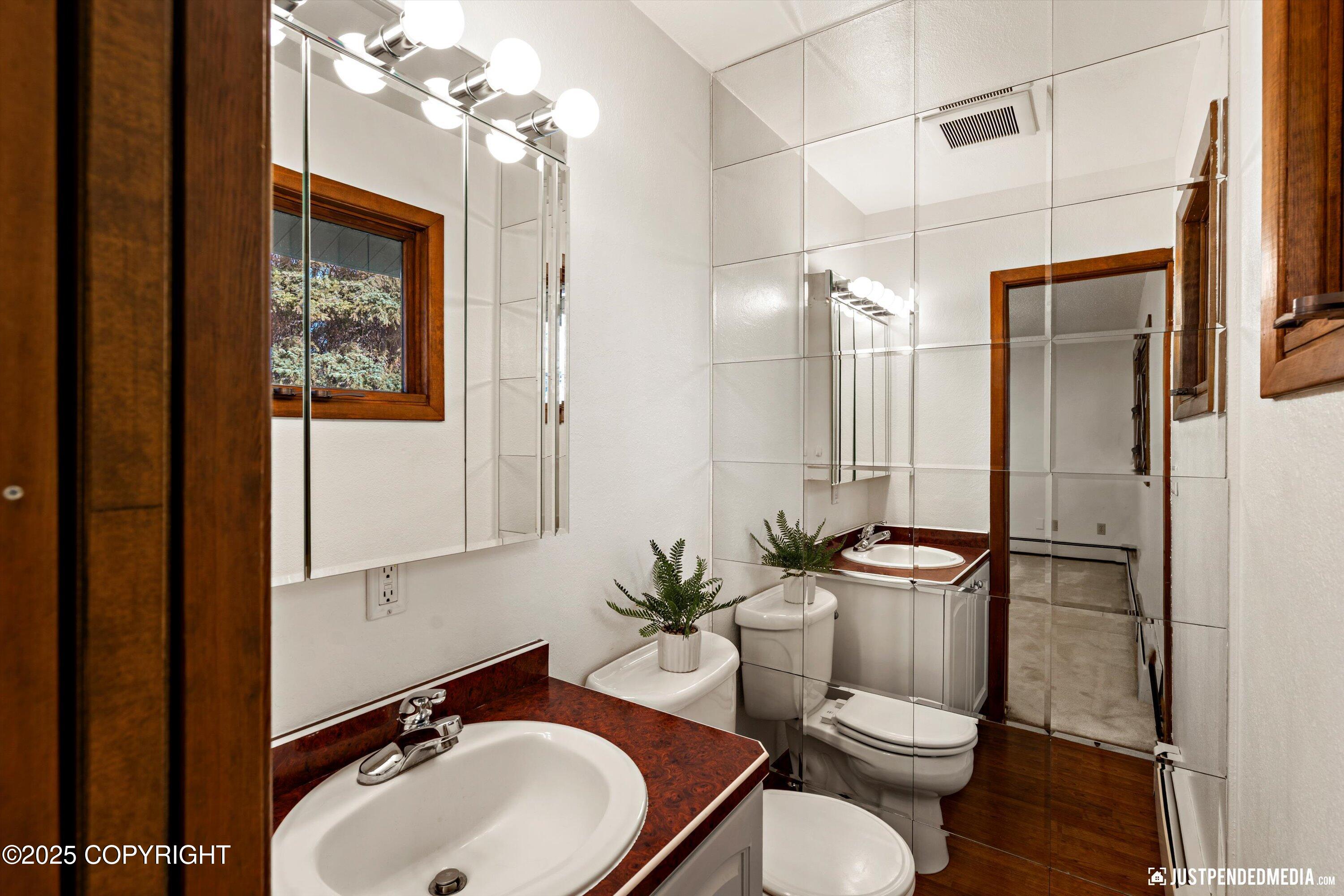 Anchorage, Alaska 99508, United States, 5 Bedrooms Bedrooms, ,2 BathroomsBathrooms,Residential,Active,230273