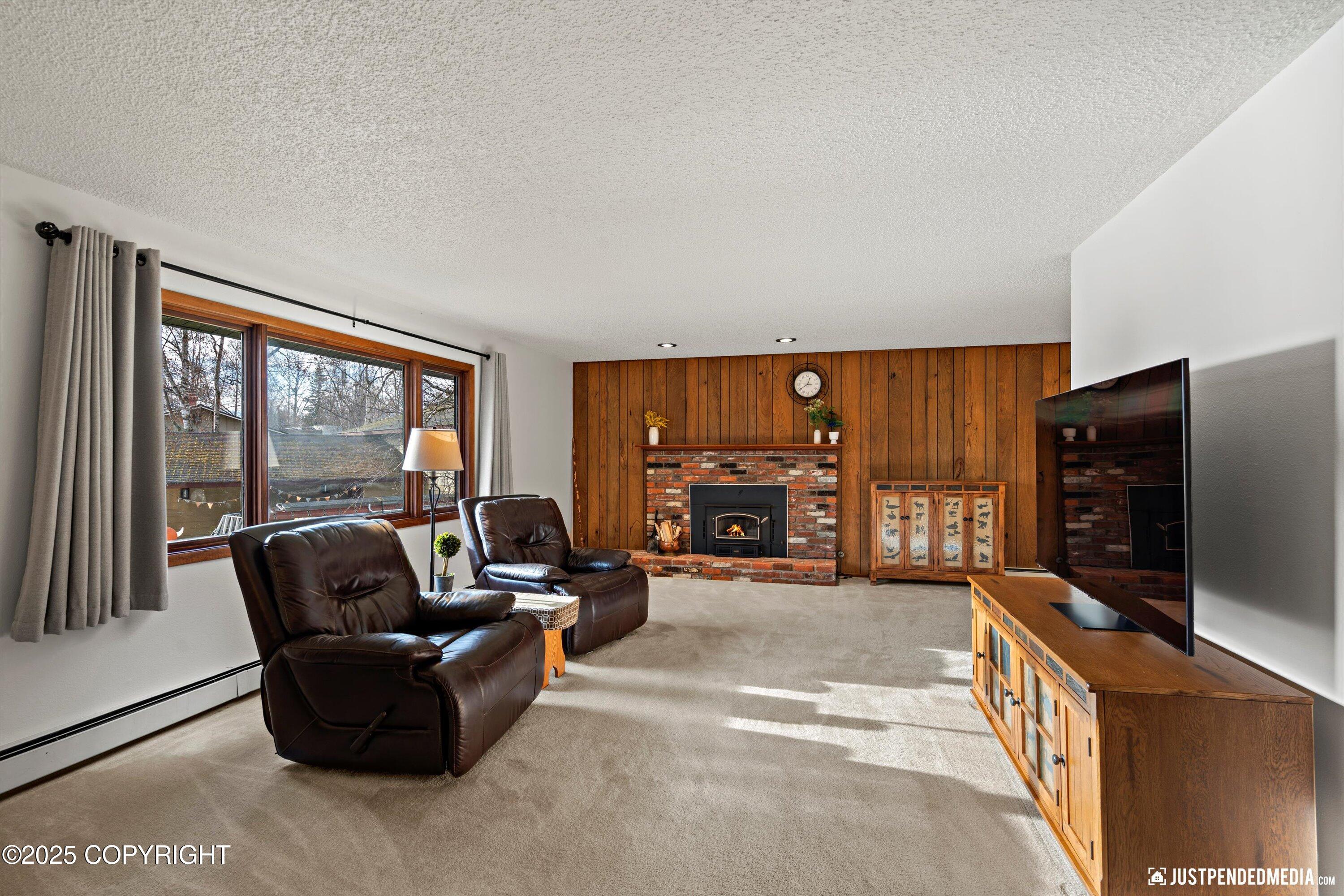 Anchorage, Alaska 99508, United States, 5 Bedrooms Bedrooms, ,2 BathroomsBathrooms,Residential,Active,230273