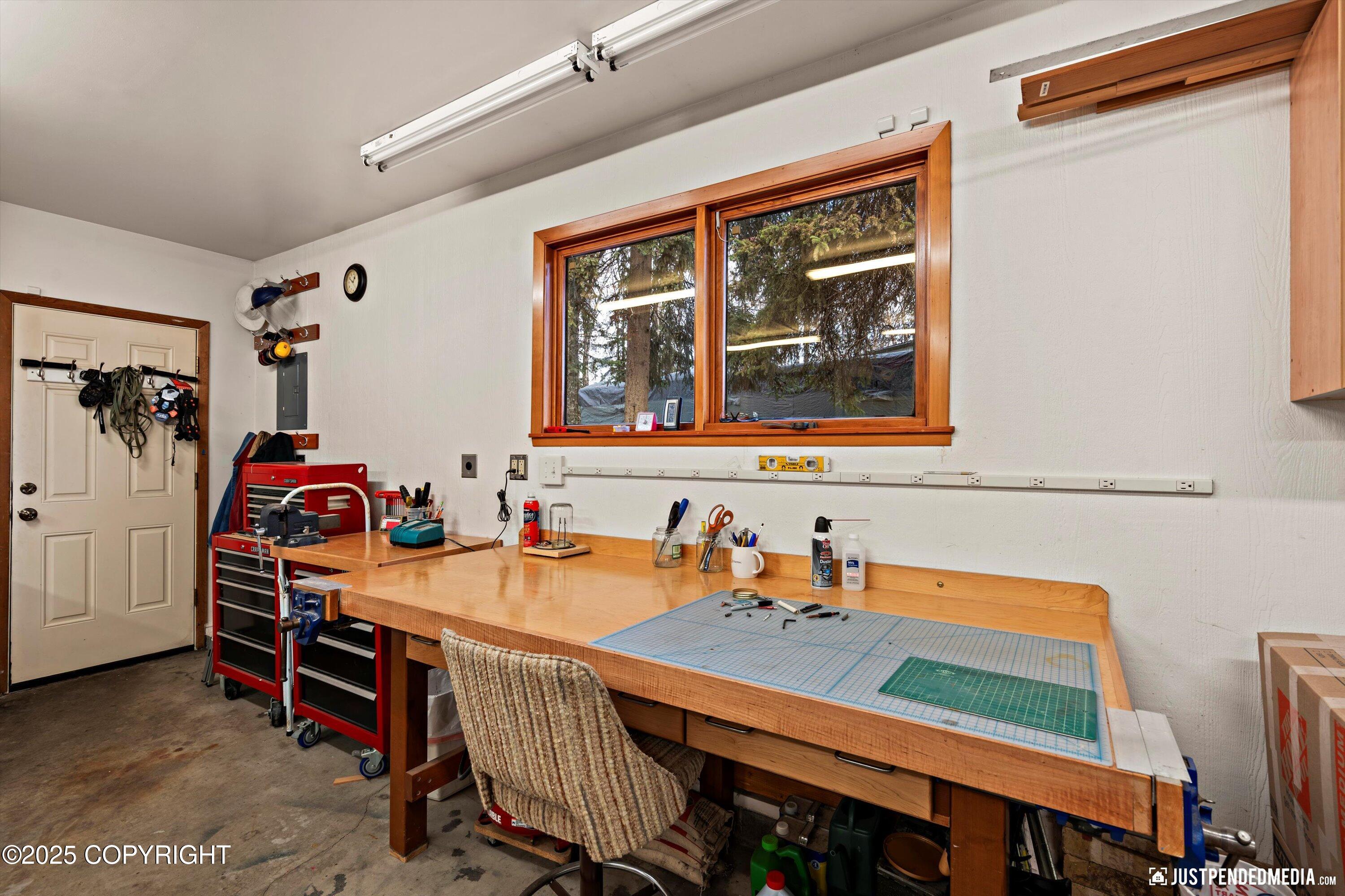 Anchorage, Alaska 99508, United States, 5 Bedrooms Bedrooms, ,2 BathroomsBathrooms,Residential,Active,230273