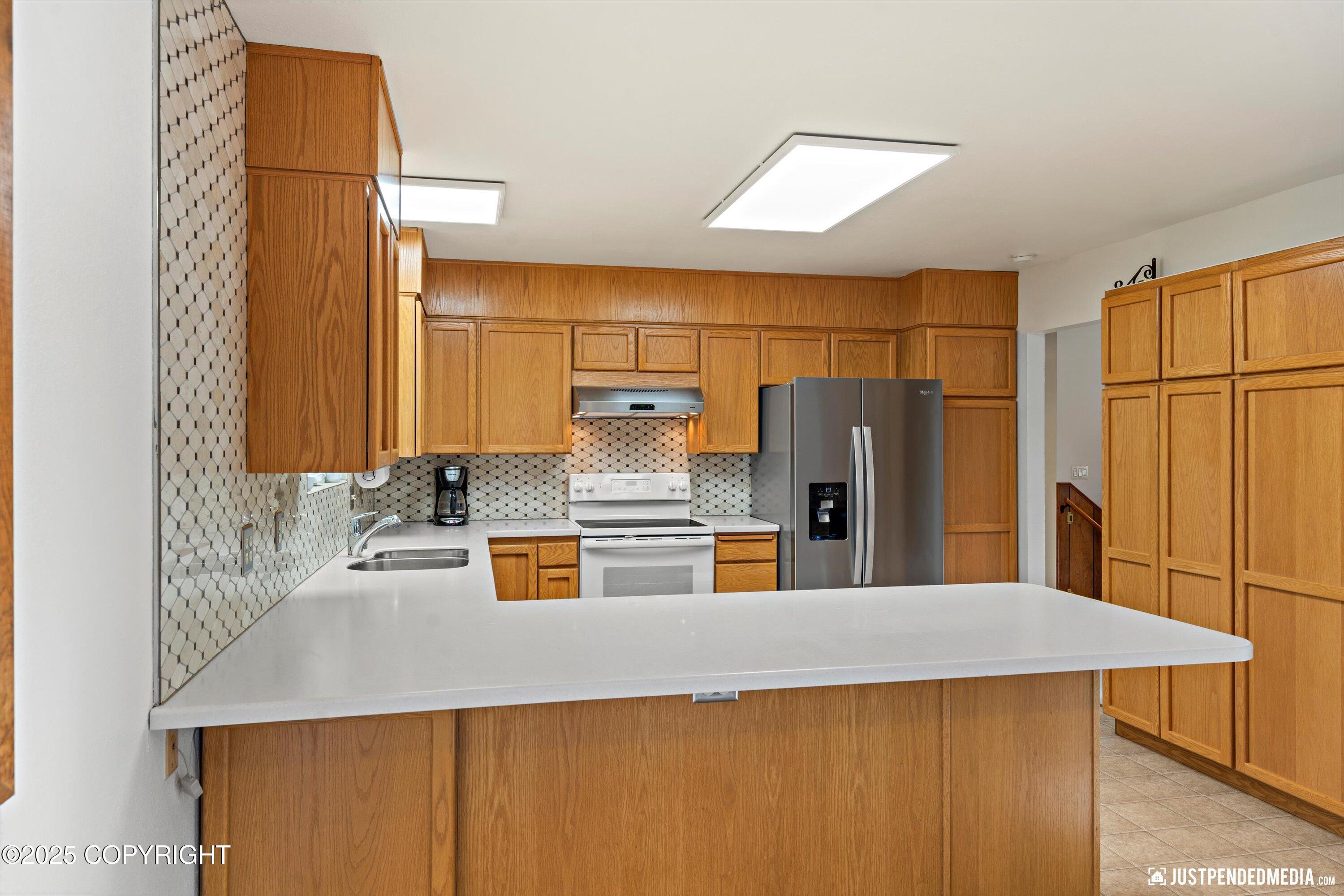 Anchorage, Alaska 99508, United States, 5 Bedrooms Bedrooms, ,2 BathroomsBathrooms,Residential,Active,230273