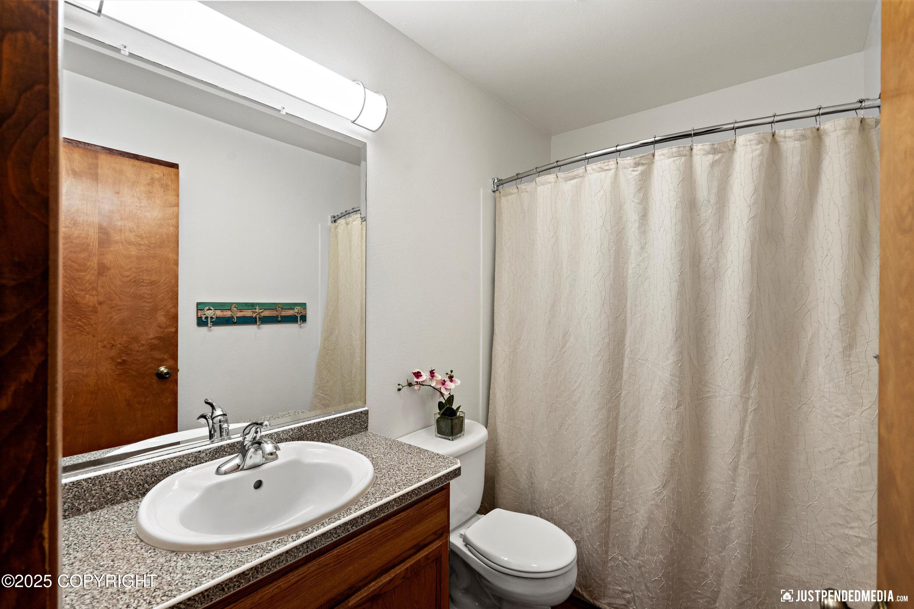 Anchorage, Alaska 99508, United States, 5 Bedrooms Bedrooms, ,2 BathroomsBathrooms,Residential,Active,230273