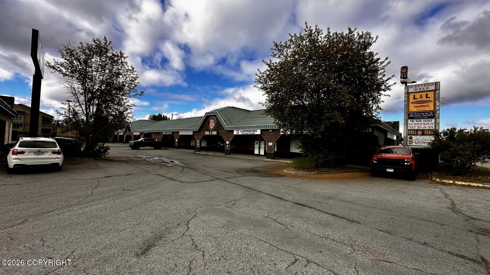 2808 E Tudor Road