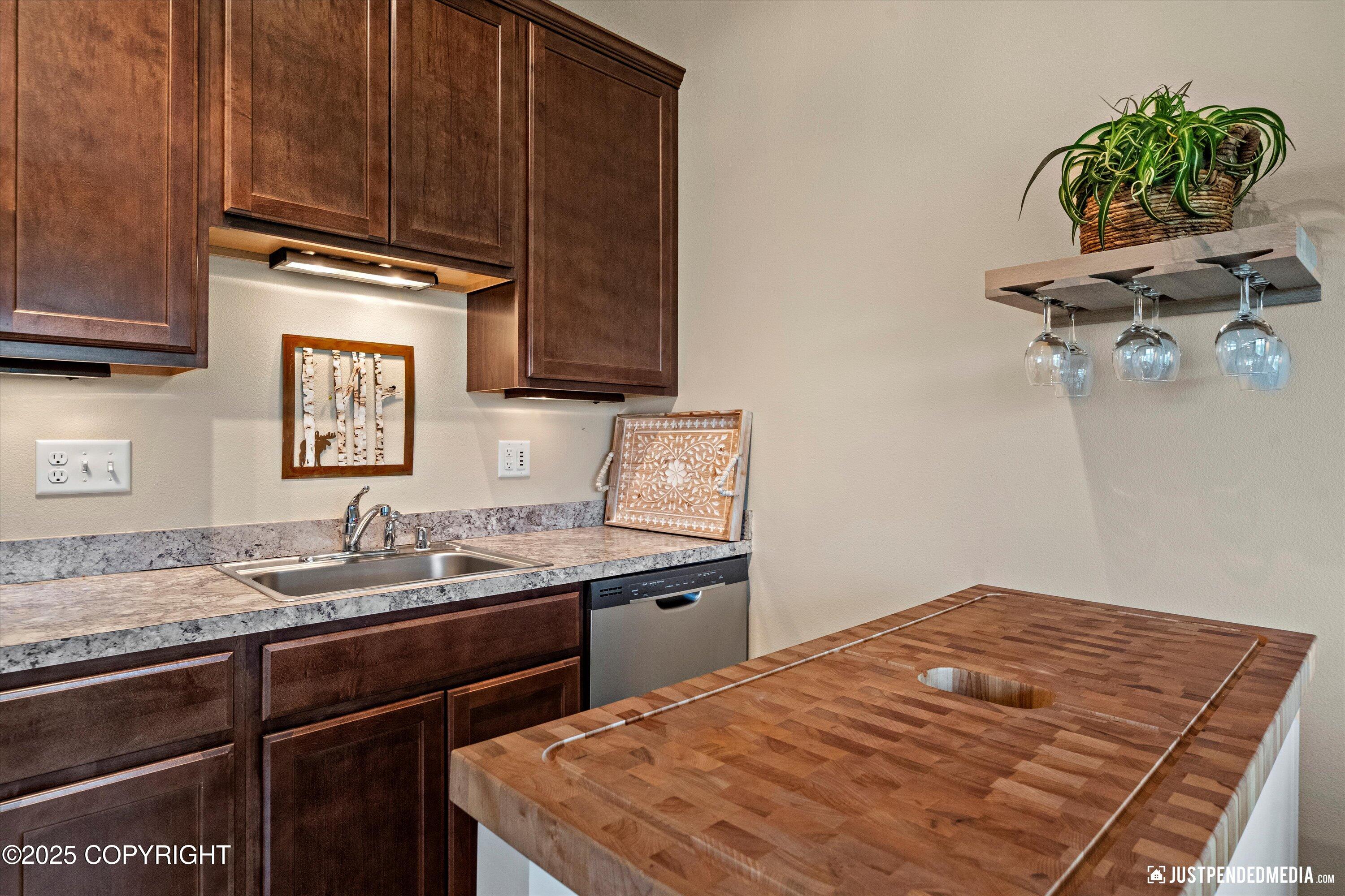 11332 Conquistador Drive #42A, Eagle River, Alaska image 7