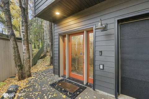 Photo of 1224 U Street, Anchorage, AK 99501 (MLS # 26-12553)