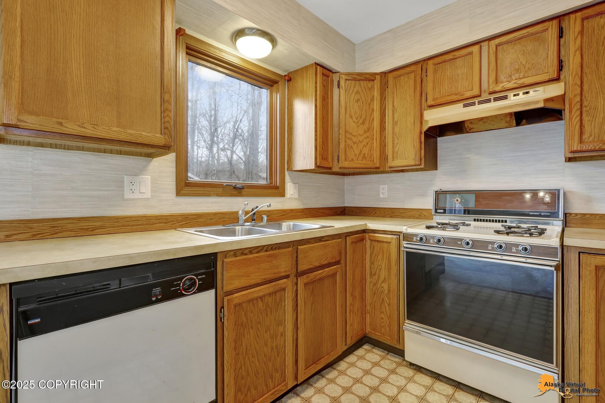 249 Fall Leaf Circle, Anchorage, Alaska image 14