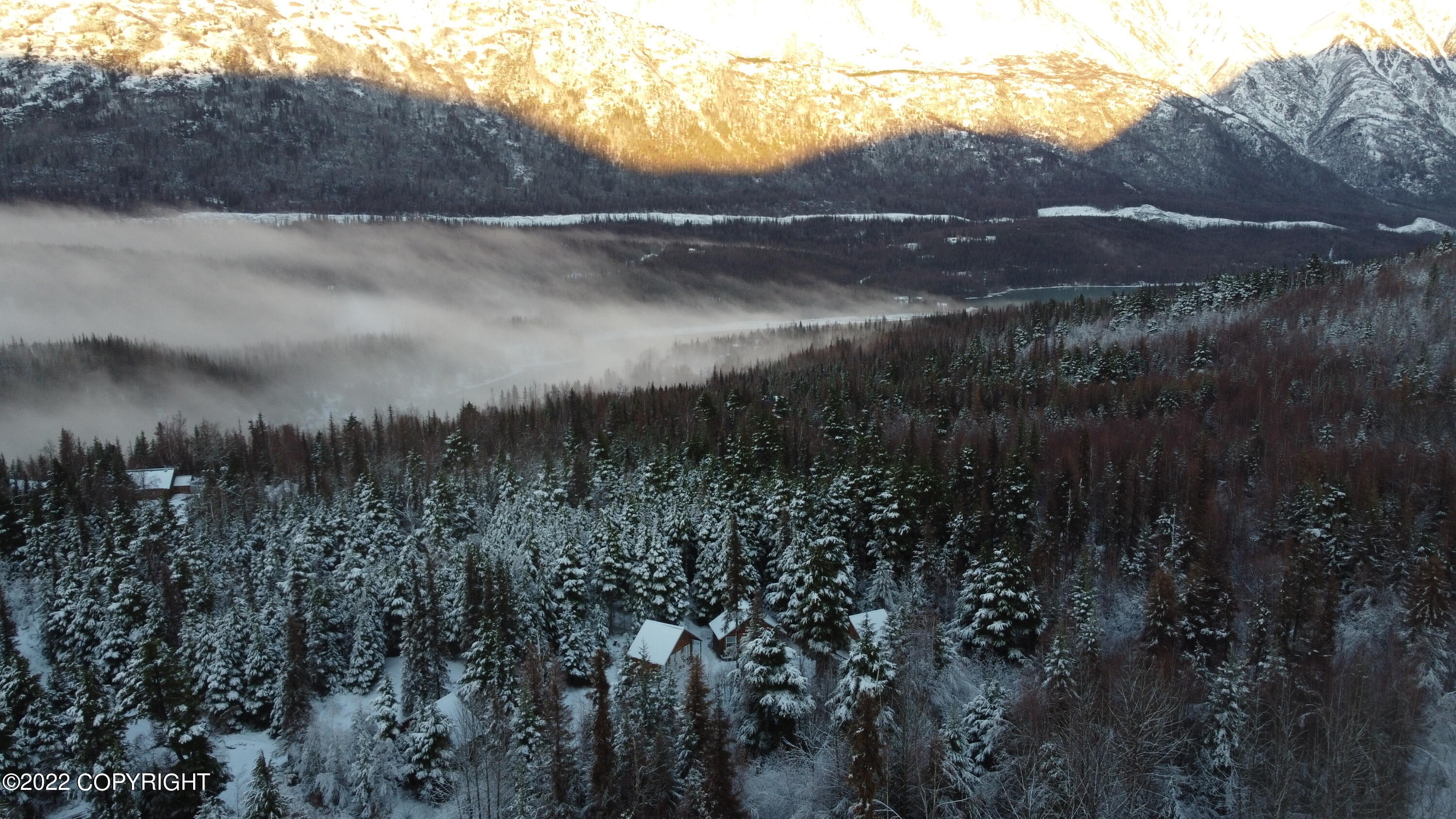 Cooper Landing, Alaska 99572, United States, 6 Bedrooms Bedrooms, ,2 BathroomsBathrooms,Residential,Pending,74083