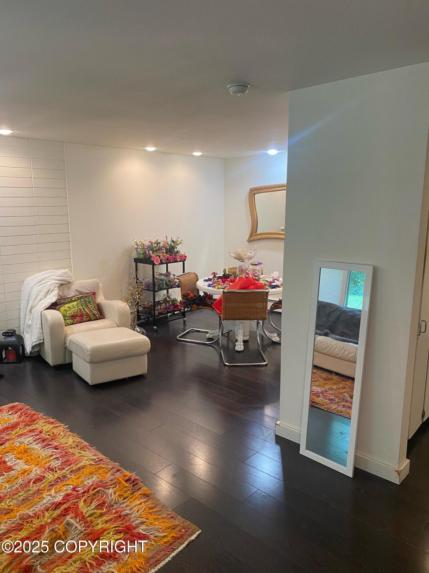 5545 Fairbanks Street