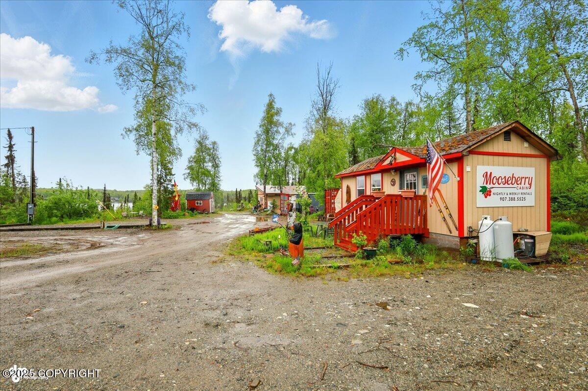 9637 N Buckingham Palace Road, Willow, Alaska image 2
