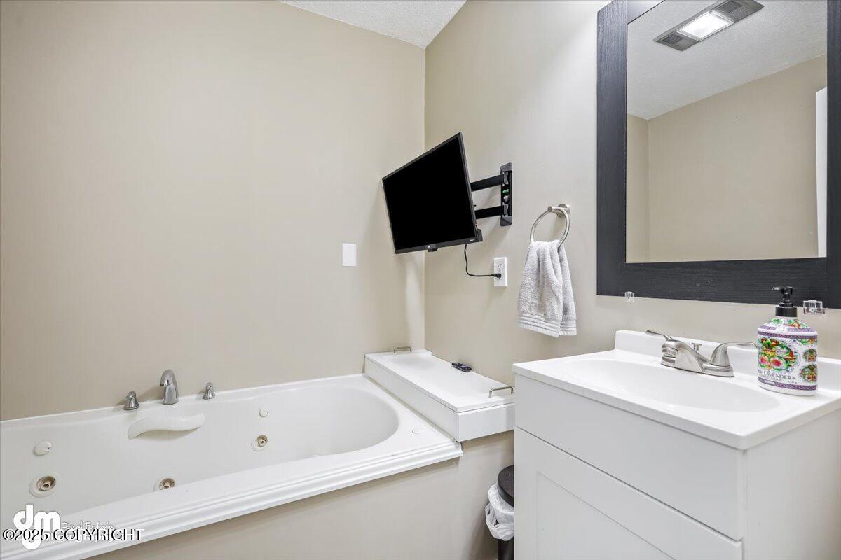 5870 W Phenix Avenue, Wasilla, Alaska image 25