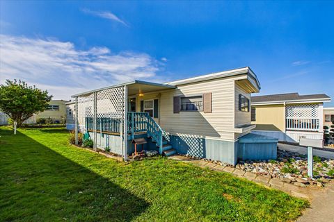 Photo of 1579 Kings Row #64, Fortuna, CA 95540 (MLS # 271533)