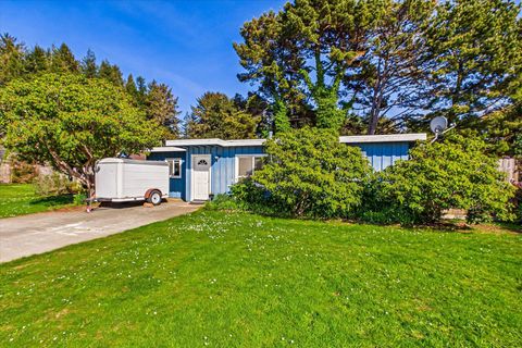 Photo of 4171 Central Avenue, McKinleyville, CA 95519 (MLS # 271757)
