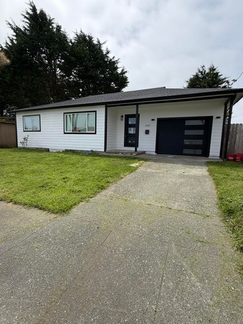 Photo of 1610 Gainard Street, Crescent City, CA 95531 (MLS # 272429)