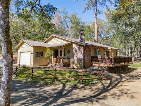 Photo of 610 Airport Road, Weaverville, CA 96093 (MLS # 273568)