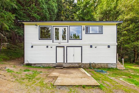 Photo of 900 Golden Gate Drive, Carlotta, CA 95528 (MLS # 271842)