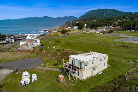 Photo of 16 Sail Court, Shelter Cove, CA 95589 (MLS # 271485)