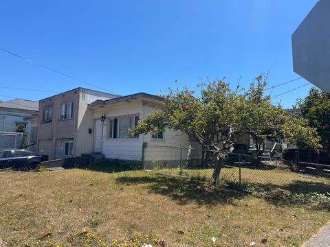 Photo of 711 N Street, Eureka, CA 95501 (MLS # 272909)