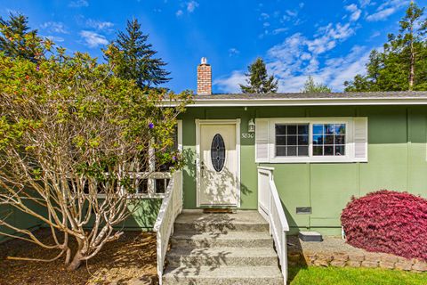 Photo of 5850 Christopher Drive, Eureka, CA 95503 (MLS # 272008)