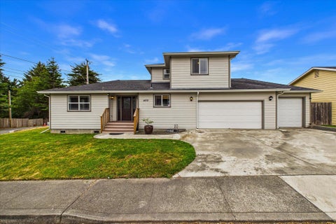 Photo of 4972 Alto Street, Eureka, CA 95503 (MLS # 272785)