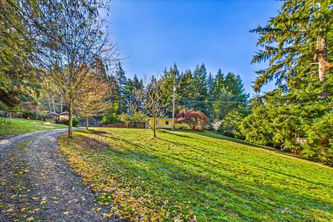 Photo of 2099 Fickle Hill Road, Arcata, CA 95521 (MLS # 271862)
