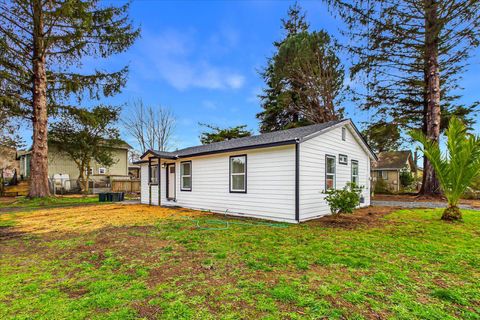 Photo of 1837 A Avenue, McKinleyville, CA 95519 (MLS # 271591)