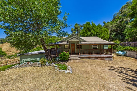 Photo of 1250 Zenia Bluff Road, Alderpoint, CA 95511 (MLS # 272852)