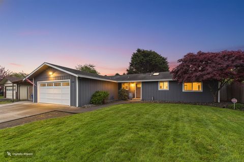 Photo of 1388 Dena Drive, McKinleyville, CA 95519 (MLS # 272092)