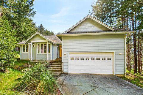 113 Spur Court, Shelter Cove, CA 95589 - MLS#: 269051