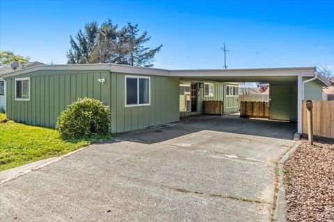 Photo of 2146 Albee Street, Eureka, CA 95501 (MLS # 271901)