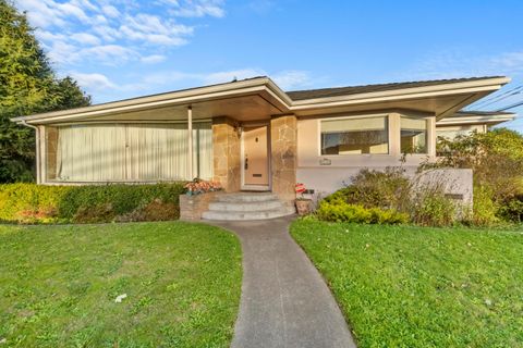 Photo of 2733 G Street, Eureka, CA 95501 (MLS # 271694)