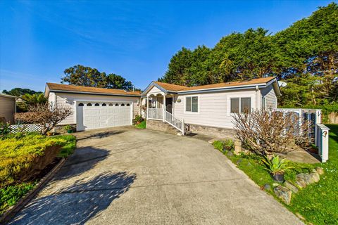 Photo of 1090 Murray Road #125, McKinleyville, CA 95519 (MLS # 271606)