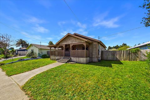 Photo of 3544 G Street, Eureka, CA 95503 (MLS # 271870)