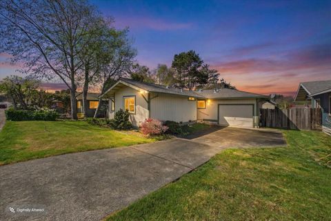 Photo of 2230 Thiel Avenue, McKinleyville, CA 95519 (MLS # 271910)