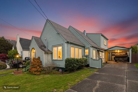 Photo of 1319 F Street, Eureka, CA 95501 (MLS # 271989)