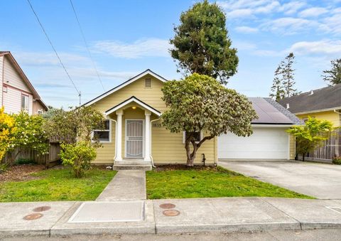 Photo of 1835 Quaker Street, Eureka, CA 95501 (MLS # 271936)