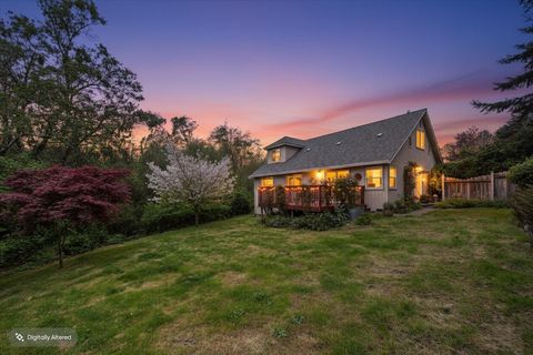 Photo of 942 Elizabeth Barcus Way, Fortuna, CA 95540 (MLS # 271971)