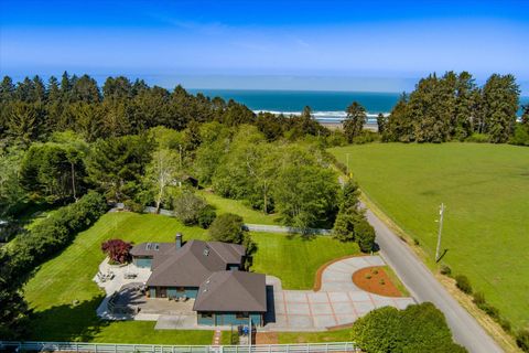 Photo of 1300 Clam Beach Road, McKinleyville, CA 95519 (MLS # 272133)