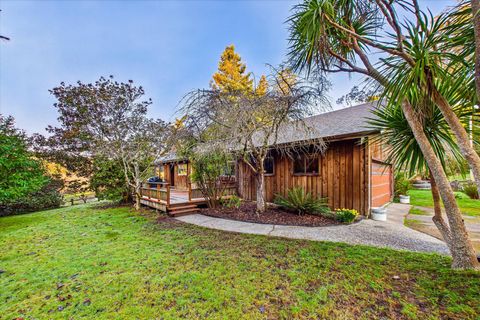 Photo of 7587 Elk River Road, Eureka, CA 95503 (MLS # 271527)