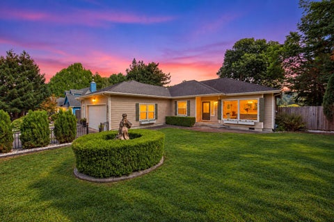 Photo of 172 Grayland Heights Road, Rio Dell, CA 95562 (MLS # 273402)