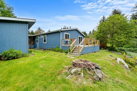 Photo of 3633 Patrick'S Point Drive Drive #3, Trinidad, CA 95570 (MLS # 272164)