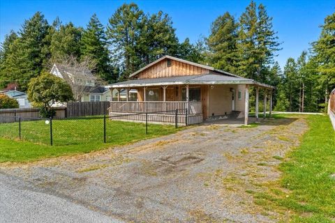 Photo of 545 Garland Avenue, Fortuna, CA 95540 (MLS # 271875)