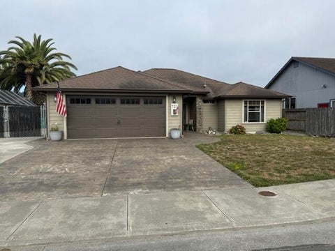 Photo of 723 Springville Avenue, Fortuna, CA 95540 (MLS # 273192)