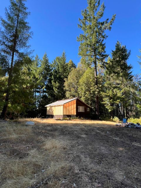Photo of 1022 Rancho Sequioa Drive, Alderpoint, CA 95511 (MLS # 271662)