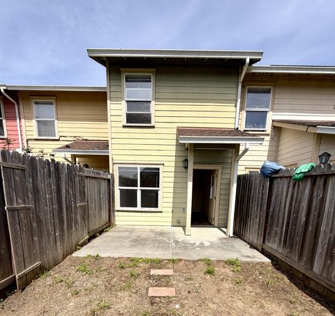 Photo of 954 Courtyard Circle, Arcata, CA 95521 (MLS # 272151)