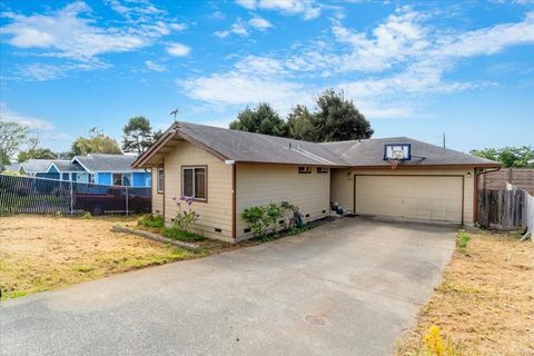 Photo of 2260 Thiel Avenue, McKinleyville, CA 95519 (MLS # 271922)