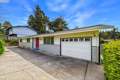 Photo of 2232 Parkwood Boulevard, Humboldt Hill, CA 95503 (MLS # 271877)