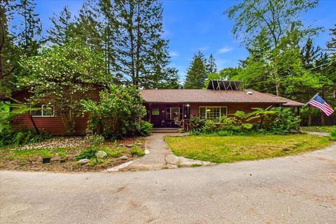 Photo of 292 Sewell Drive, Weott, CA 95571 (MLS # 272139)
