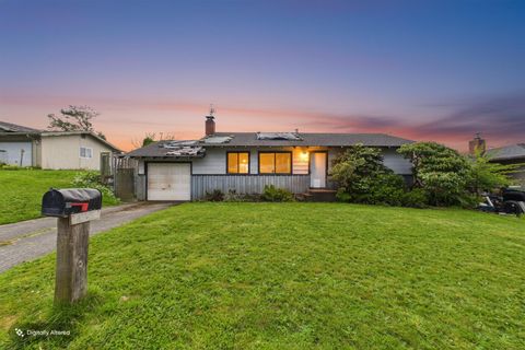 Photo of 2252 Mabelle Avenue, Eureka, CA 95503 (MLS # 272039)