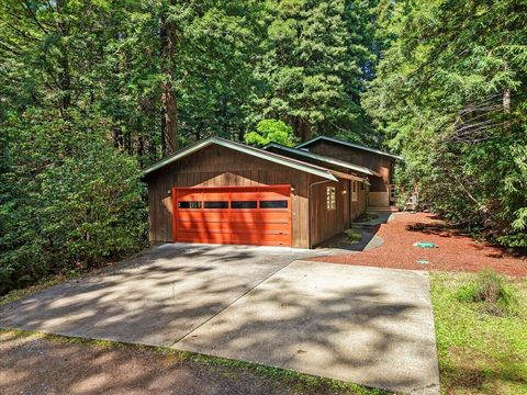 Photo of 2485 Sonnenfelt Road, Bayside South, CA 95524 (MLS # 272056)