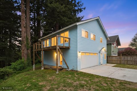 Photo of 5956 Christopher Drive, Eureka, CA 95503 (MLS # 272211)